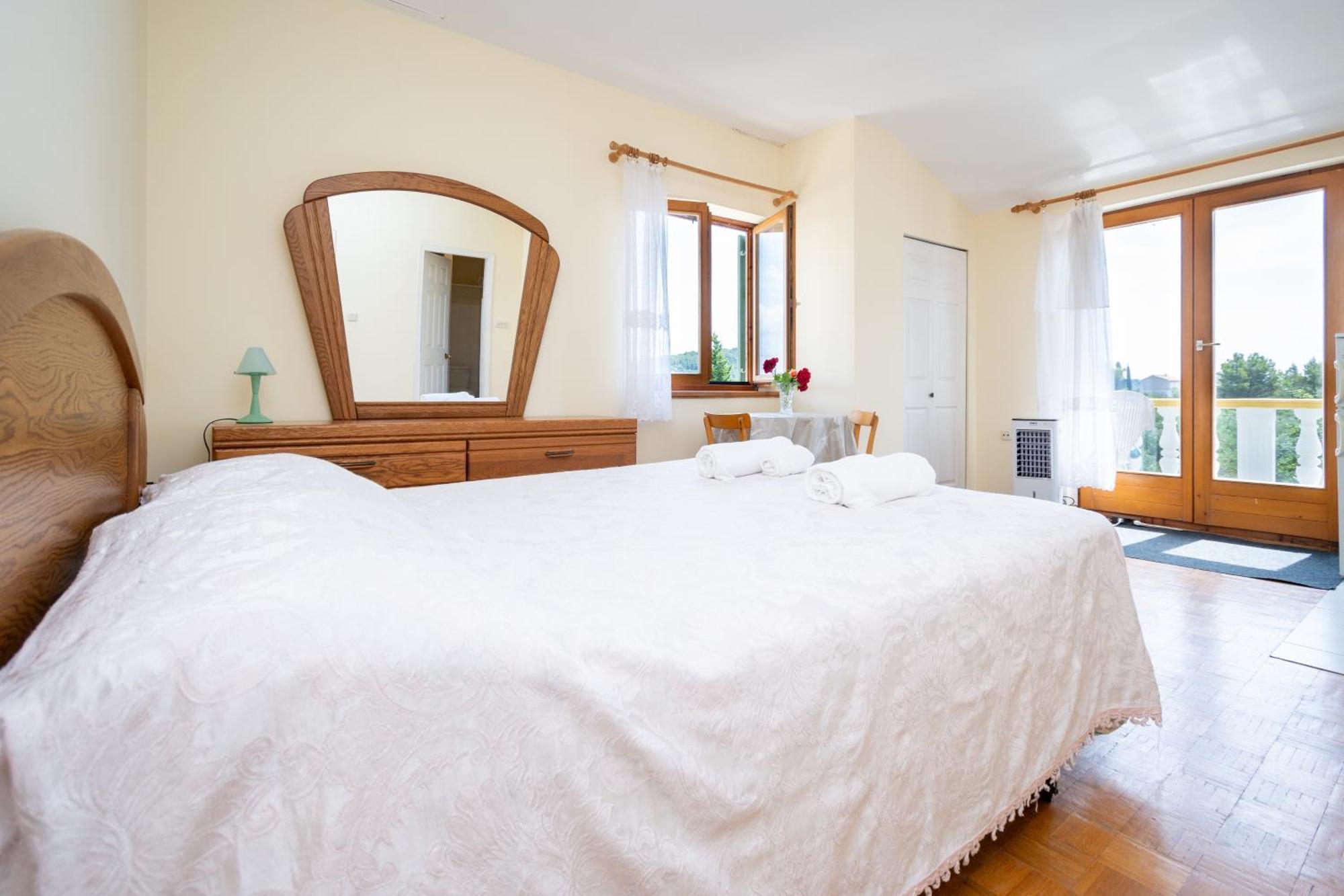 Apartments And Rooms By The Sea Mrljane, Pasman - 327 Nevidane Bilik gambar