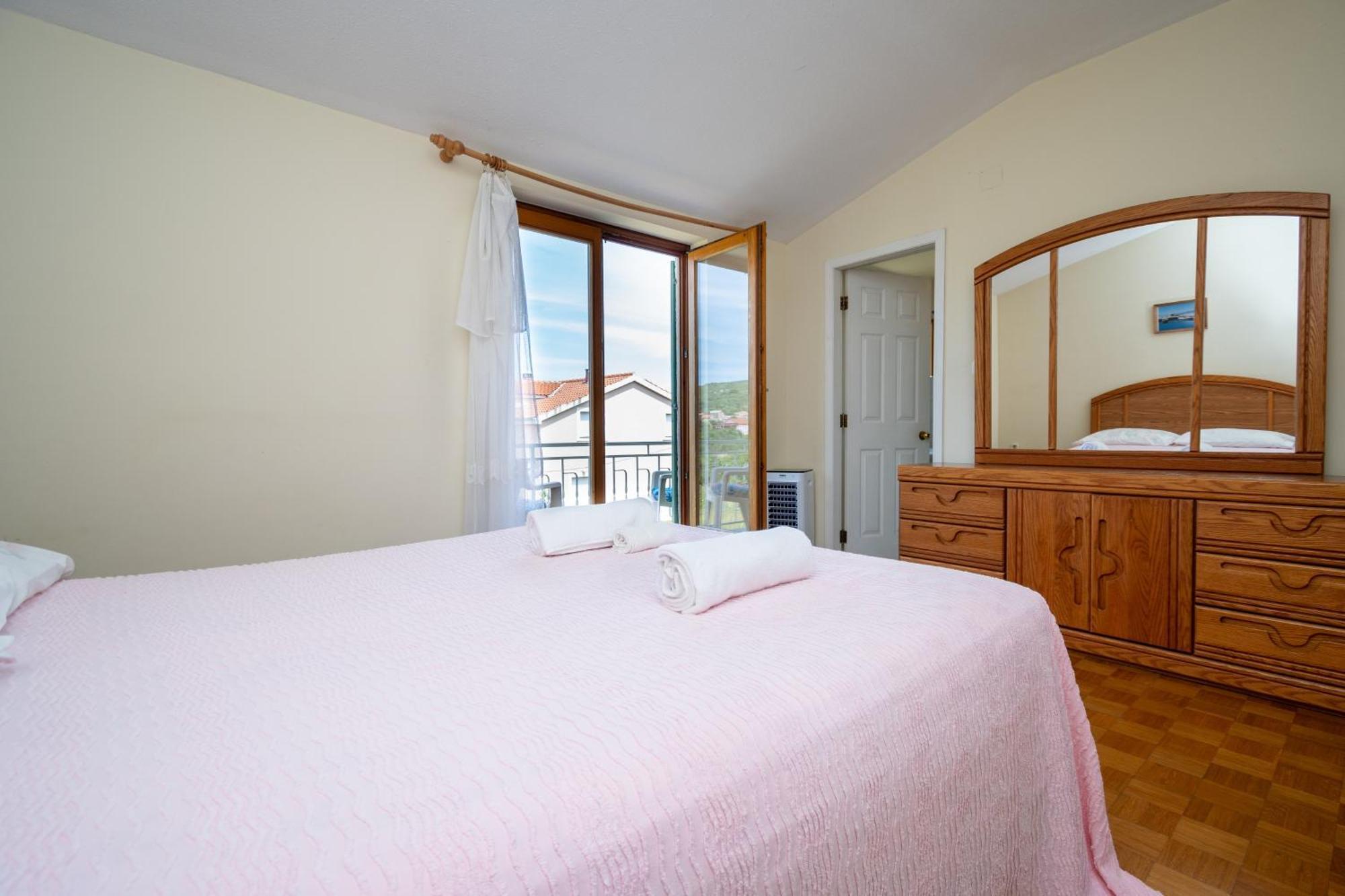 Apartments And Rooms By The Sea Mrljane, Pasman - 327 Nevidane Bilik gambar